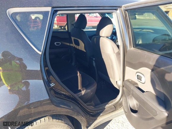 2015 Kia Soul with VIN KNDJN2A20F7793818, listed as a IAAI auction lot 41851307 with 97,481 mi miles. Bid and sale history available at carsss.com. Image 8.