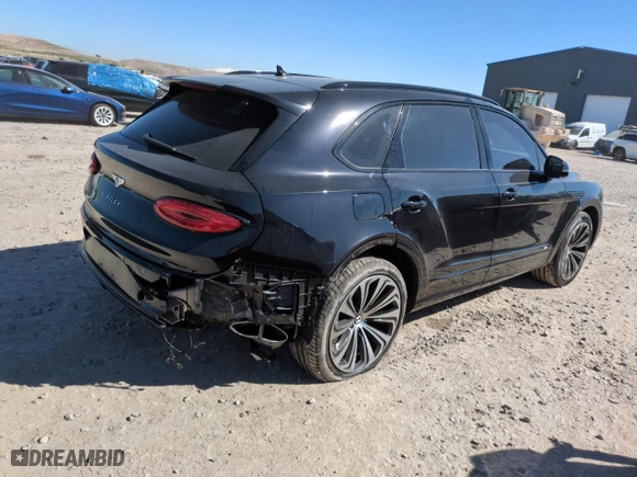 2021 Bentley Bentayga V8 with VIN SJAAM2ZV2MC032781, listed as a Copart auction lot 50601785 with 42,950 mi miles and Salvage Title. Bid and sale history available at carsss.com. Image 3.