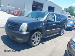 2008 Cadillac Escalade ESV z VIN 1GYFC66858R167456, wystawiony jako IAAI lot #42339949 z przebiegiem 130 816 mil mil oraz . Historia ofert i sprzedaży dostępna na DreamBid. Obrazek 2.