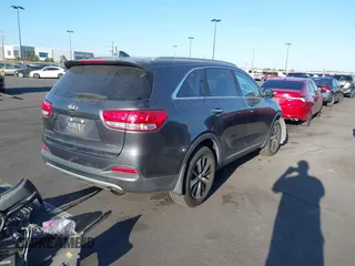 2017 Kia Sorento EX with VIN 5XYPH4A5XHG235276, listed as a IAAI auction lot 42249716 with 165,518 mi miles and . Bid and sale history available at DreamBid. Image 4.