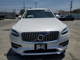 2024 Volvo XC90 Plus Bright Theme with VIN YV4062PE6R1226477, listed as a Copart auction lot 60284535 with 15,057 mi miles and Salvage title. Bid and sale history available at DreamBid. Image 5.