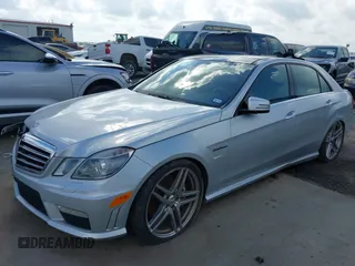 2011 Mercedes-Benz E 63 AMG с VIN WDDHF7HB8BA356599, выставлен на аукционе IAAI как лот 42674553 с пробегом 73 500 миль миль и . История ставок и продаж доступна на DreamBid. Изображение 16.