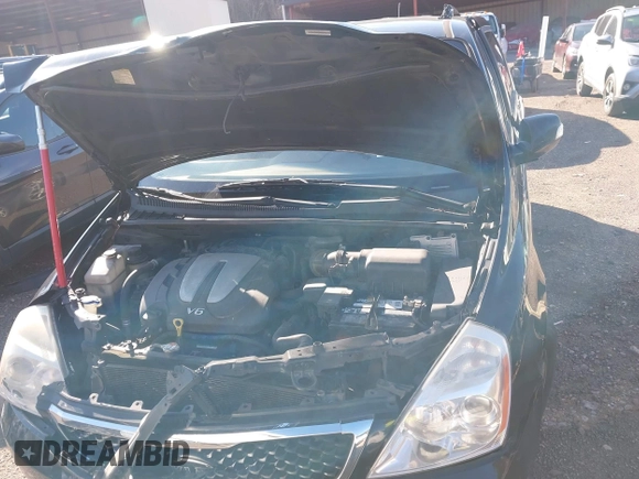 2014 Kia Sedona LX with VIN KNDMG4C7XE6586613, listed as a IAAI auction lot 41597187 with 211,851 mi miles. Bid and sale history available at carsss.com. Image 10.