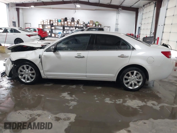 2011 Lincoln MKZ with VIN 3LNHL2GC9BR761467, listed as a IAAI auction lot 41939881 with 137,881 mi miles and . Bid and sale history available at DreamBid. Image 15.