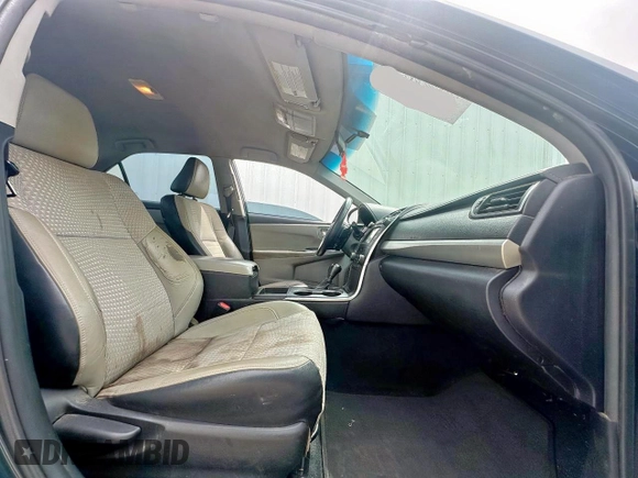 2015 Toyota Camry XLE with VIN 4T1BF1FK0FU026830, listed as a Copart auction lot 56607715 with 314,158 mi miles and Clean Title. Bid and sale history available at DreamBid. Image 5.