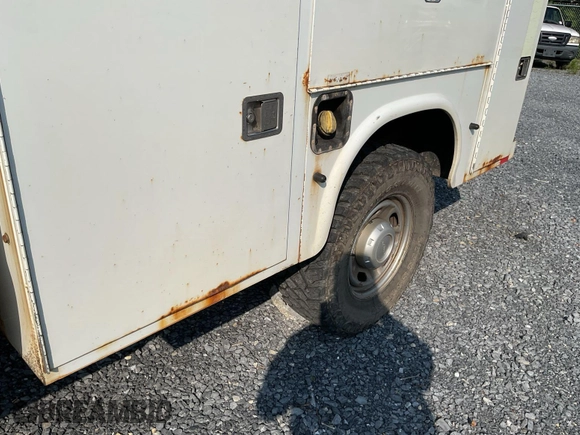2013 Ford F-250 XL with VIN 1FDBF2B60DEA26915, listed as a IAAI auction lot 42674430 with 111,183 mi miles and . Bid and sale history available at DreamBid. Image 13.