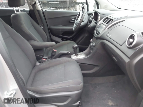 2016 Chevrolet Trax LS with VIN KL7CJKSB5GB511624, listed as a IAAI auction lot 41958765 with 117,691 mi miles. Bid and sale history available at carsss.com. Image 5.