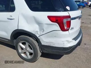 2018 Ford Explorer XLT z VIN 1FM5K7D85JGC71116, wystawiony jako IAAI lot #41901774 z przebiegiem 68 957 mil mil oraz . Historia ofert i sprzedaży dostępna na DreamBid. Obrazek 6.