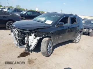 2023 Jeep Compass Latitude Lux с VIN 3C4NJDFN2PT539679, выставлен на аукционе IAAI как лот 41877754 с пробегом 40 895 миль миль и . История ставок и продаж доступна на DreamBid. Изображение 18.