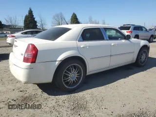 2008 Chrysler 300 Touring with VIN 2C3LK53G18H262098, listed as a Copart auction lot 46910935 with 92,052 mi miles and Salvage Title. Bid and sale history available at carsss.com. Image 3.