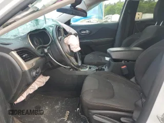 2016 Jeep Cherokee Latitude z VIN 1C4PJLCB9GW302114, wystawiony jako Copart lot #59312465 z przebiegiem 160 040 mil mil oraz Szkoda całkowita • Salvage title. Historia ofert i sprzedaży dostępna na DreamBid. Obrazek 7.