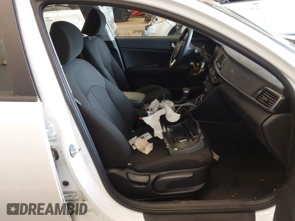 2016 Kia Optima LX with VIN KNAGT4L39G5074319, listed as a IAAI auction lot 41827438 with 51,373 mi miles. Bid and sale history available at carsss.com. Image 5.