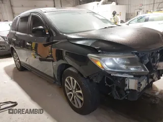 2014 Nissan Pathfinder SV with VIN 5N1AR2MMXEC693535, listed as a IAAI auction lot 41273732 with 149,962 mi miles. Bid and sale history available at carsss.com. Image 1.