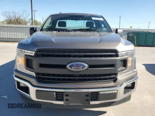 2018 Ford F-150 XL z VIN 1FTMF1CB7JFA35510, wystawiony jako Copart lot #49878075 z przebiegiem 95 358 mil mil oraz Czysty tytuł • Clean title. Historia ofert i sprzedaży dostępna na DreamBid. Obrazek 5.