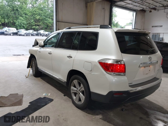 2013 Toyota Highlander Limited with VIN 5TDDK3EH9DS259911, listed as a IAAI auction lot 42350627 with 195,450 mi miles and . Bid and sale history available at DreamBid. Image 3.
