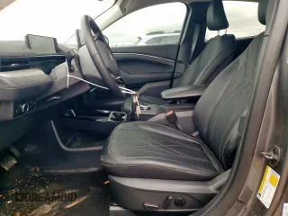 2023 Ford Mustang Mach-E Select z VIN 3FMTK1R46PMB03350, wystawiony jako Copart lot #58590285 z przebiegiem 10 448 mil mil oraz Szkoda całkowita • Salvage title. Historia ofert i sprzedaży dostępna na DreamBid. Obrazek 7.