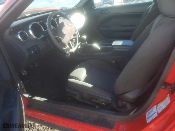 2005 Ford Mustang Deluxe with VIN 1ZVFT84N455184078, listed as a Copart auction lot 86409034 with 211,735 mi miles and Salvage Title. Bid and sale history available at carsss.com. Image 7.
