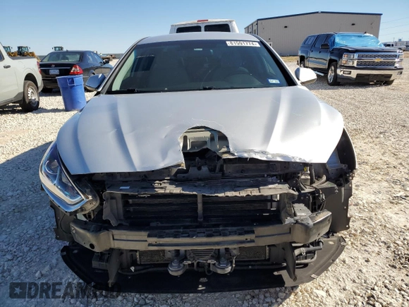 2018 Hyundai Sonata Hybrid SE with VIN KMHE24L33JA082441, listed as a Copart auction lot 81591774 with 83,634 mi miles and Salvage Title. Bid and sale history available at carsss.com. Image 5.