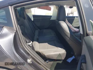 2024 Tesla Model 3 z VIN 5YJ3E1EA6RF747946, wystawiony jako IAAI lot #42042903 z przebiegiem 13 999 mil mil oraz . Historia ofert i sprzedaży dostępna na DreamBid. Obrazek 8.