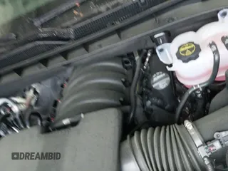 2025 GMC Yukon XL Denali z VIN 1GKS2JRL0SR106215, wystawiony jako IAAI lot #41963250 z przebiegiem Nie podano mil oraz . Historia ofert i sprzedaży dostępna na DreamBid. Obrazek 19.
