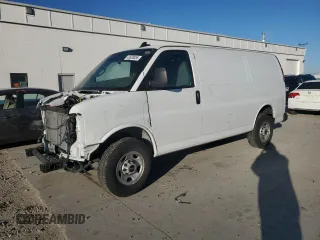 2024 GMC Savana Cargo Van with VIN 1GTW7AFP4R1100447, listed as a Copart auction lot 42630055 with 19,129 mi miles and Salvage Title. Bid and sale history available at carsss.com. Image 1.