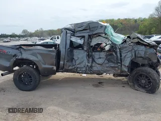 2015 Ford Super Duty F-250 SRW Lariat with VIN 1FT7W2BT4FED12351, listed as a IAAI auction lot 41944143 with 1 mi miles. Bid and sale history available at carsss.com. Image 12.
