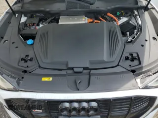 2022 Audi e-tron Chronos with VIN WA1VABGE2NB024953, listed as a Copart auction lot 60561975 with 30,503 mi miles and Salvage title. Bid and sale history available at DreamBid. Image 12.