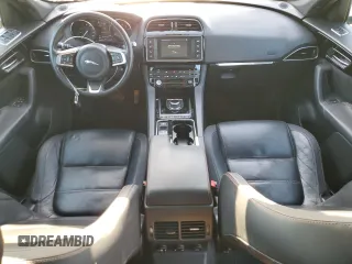 2018 Jaguar F-Pace 25t Prestige z VIN SADCK2FX7JA262086, wystawiony jako Copart lot #56624585 z przebiegiem 76 945 mil mil oraz Szkoda całkowita • Salvage title. Historia ofert i sprzedaży dostępna na DreamBid. Obrazek 8.