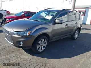 2013 Mitsubishi Outlander SE with VIN JA4JT3AW5DU020110, listed as a IAAI auction lot 41738969 with 125,246 mi miles. Bid and sale history available at carsss.com. Image 19.