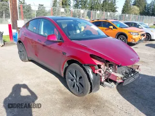 2024 Tesla Model Y Long Range with VIN 7SAYGDEE9RF199805, listed as a IAAI auction lot 42018221 with 7,359 mi miles. Bid and sale history available at carsss.com. Image 1.