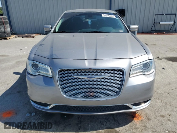 2017 Chrysler 300 Limited z VIN 2C3CCAAG7HH662028, wystawiony jako Copart lot #54516445 z przebiegiem 120 282 mil mil oraz Szkoda całkowita • Salvage title. Historia ofert i sprzedaży dostępna na DreamBid. Obrazek 5.