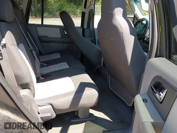 2005 Ford Expedition Special Service with VIN 1FMPU16515LA05821, listed as a IAAI auction lot 42210439 with 219,092 mi miles and . Bid and sale history available at DreamBid. Image 8.