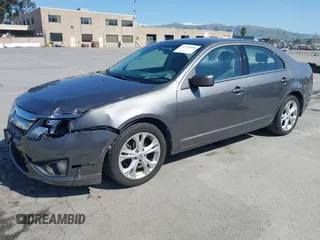 2012 Ford Fusion SE z VIN 3FAHP0HA8CR401382, wystawiony jako IAAI lot #41739680 z przebiegiem 73 404 mil mil oraz . Historia ofert i sprzedaży dostępna na DreamBid. Obrazek 17.