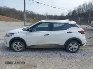 2022 Nissan Kicks S with VIN 3N1CP5BV3NL521872, listed as a IAAI auction lot 41693544 with 1 mi miles. Bid and sale history available at carsss.com. Image 13.