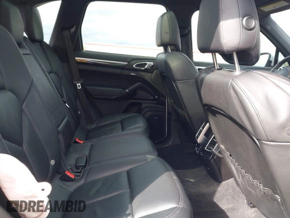 2013 Porsche Cayenne S с VIN WP1AB2A20DLA85337, выставлен на аукционе IAAI как лот 41875317 с пробегом 116 561 миль миль и . История ставок и продаж доступна на DreamBid. Изображение 8.