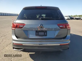 2023 Volkswagen Tiguan S z VIN 3VVRB7AXXPM133914, wystawiony jako Copart lot #61831495 z przebiegiem 46 450 mil mil oraz Szkoda całkowita • Salvage title. Historia ofert i sprzedaży dostępna na DreamBid. Obrazek 6.