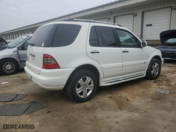2005 Mercedes-Benz M-Class 3.7L with VIN 4JGAB57E35A557978, listed as a Copart auction lot 44210615 with 176,598 mi miles and Salvage Title. Bid and sale history available at carsss.com. Image 3.