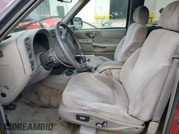 2001 GMC Jimmy SLE with VIN 1GKDT13W912214882, listed as a Copart auction lot 51258815 with 261,664 mi miles and Salvage Title. Bid and sale history available at carsss.com. Image 7.