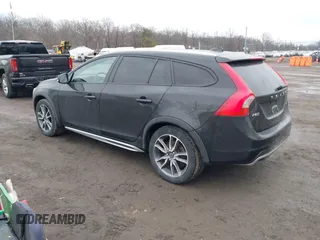 2016 Volvo V60 Cross Country T5 with VIN YV4612HK3G1003162, listed as a IAAI auction lot 41676518 with 150,064 mi miles. Bid and sale history available at carsss.com. Image 3.