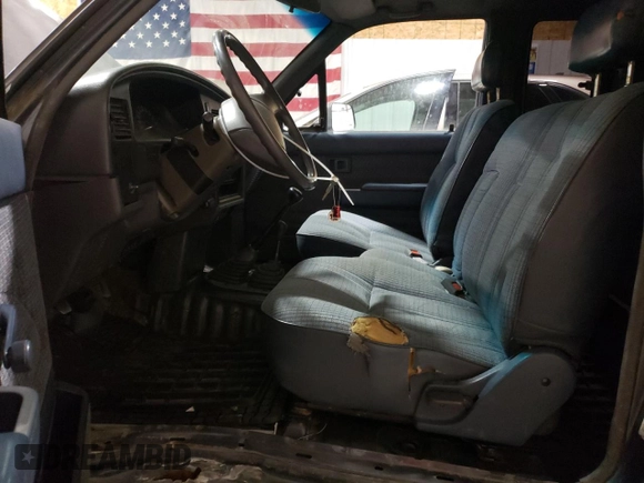 1991 Toyota Pickup с VIN JT4RN13P0M6028973, выставлен на аукционе Copart как лот 57910145 с пробегом 197 629 миль миль и Списание • Salvage title. История ставок и продаж доступна на DreamBid. Изображение 7.