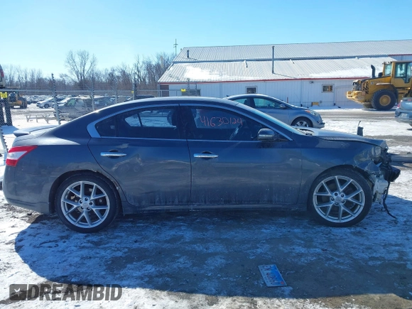 2009 Nissan Maxima SV z VIN 1N4AA51E49C850160, wystawiony jako IAAI lot #41630124 z przebiegiem 178 452 mil mil oraz . Historia ofert i sprzedaży dostępna na DreamBid. Obrazek 14.