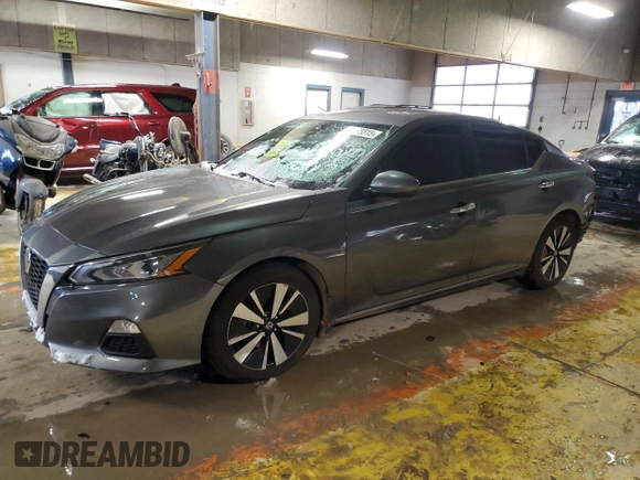 2022 Nissan Altima SV z VIN 1N4BL4DV3NN321561, wystawiony jako Copart lot #87900315 z przebiegiem 116 955 mil mil oraz Szkoda całkowita • Salvage title. Historia ofert i sprzedaży dostępna na DreamBid. Obrazek 1.