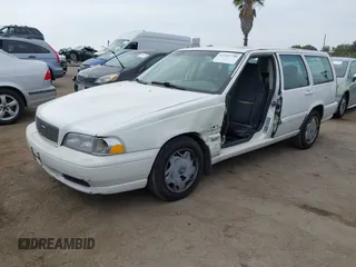 1998 Volvo V70 с VIN YV1LW5541W2350300, выставлен на аукционе IAAI как лот 42343799 с пробегом 286 071 миль миль и . История ставок и продаж доступна на DreamBid. Изображение 18.