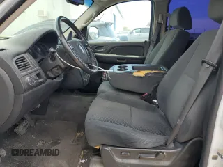 2007 Chevrolet Suburban LT with VIN 3GNFC16J27G263241, listed as a Copart auction lot 52490635 with 211,333 mi miles and Salvage title. Bid and sale history available at DreamBid. Image 7.
