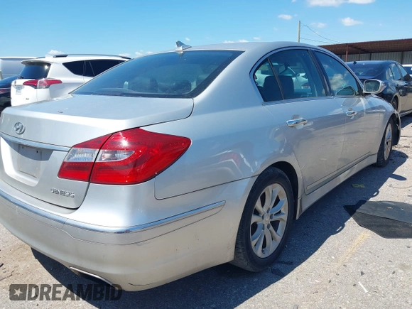 2013 Hyundai Genesis 3.8L z VIN KMHGC4DD3DU244360, wystawiony jako IAAI lot #42228003 z przebiegiem 114 914 mil mil oraz . Historia ofert i sprzedaży dostępna na DreamBid. Obrazek 4.