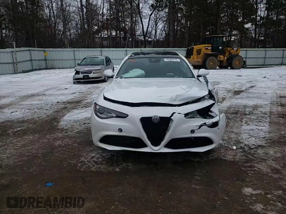 2017 Alfa Romeo Giulia with VIN ZARFAEDN3H7547069, listed as a Copart auction lot 70586472 with 0 mi miles. Bid and sale history available at carsss.com. Image 11.