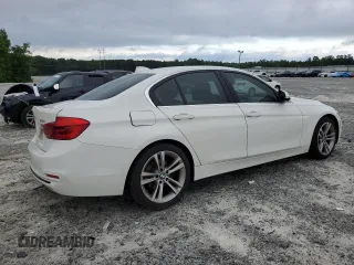 2018 BMW 3 Series 330i z VIN WBA8B9G53JNV00383, wystawiony jako Copart lot #60149505 z przebiegiem 152 711 mil mil oraz Czysty tytuł • Clean title. Historia ofert i sprzedaży dostępna na DreamBid. Obrazek 3.
