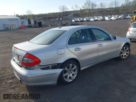2008 Mercedes-Benz E 350 Luxury with VIN WDBUF87X58B338817, listed as a IAAI auction lot 42092896 with 164,254 mi miles and . Bid and sale history available at carsss.com. Image 4.