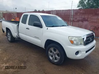 2008 Toyota Tacoma z VIN 5TETX22N68Z481073, wystawiony jako IAAI lot #42145547 z przebiegiem 132 290 mil mil oraz . Historia ofert i sprzedaży dostępna na DreamBid. Obrazek 1.