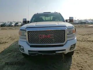 2015 GMC Sierra 3500HD Denali z VIN 1GT424E81FF659731, wystawiony jako Copart lot #83586924 z przebiegiem 182 534 mil mil oraz Szkoda całkowita • Salvage title. Historia ofert i sprzedaży dostępna na DreamBid. Obrazek 10.